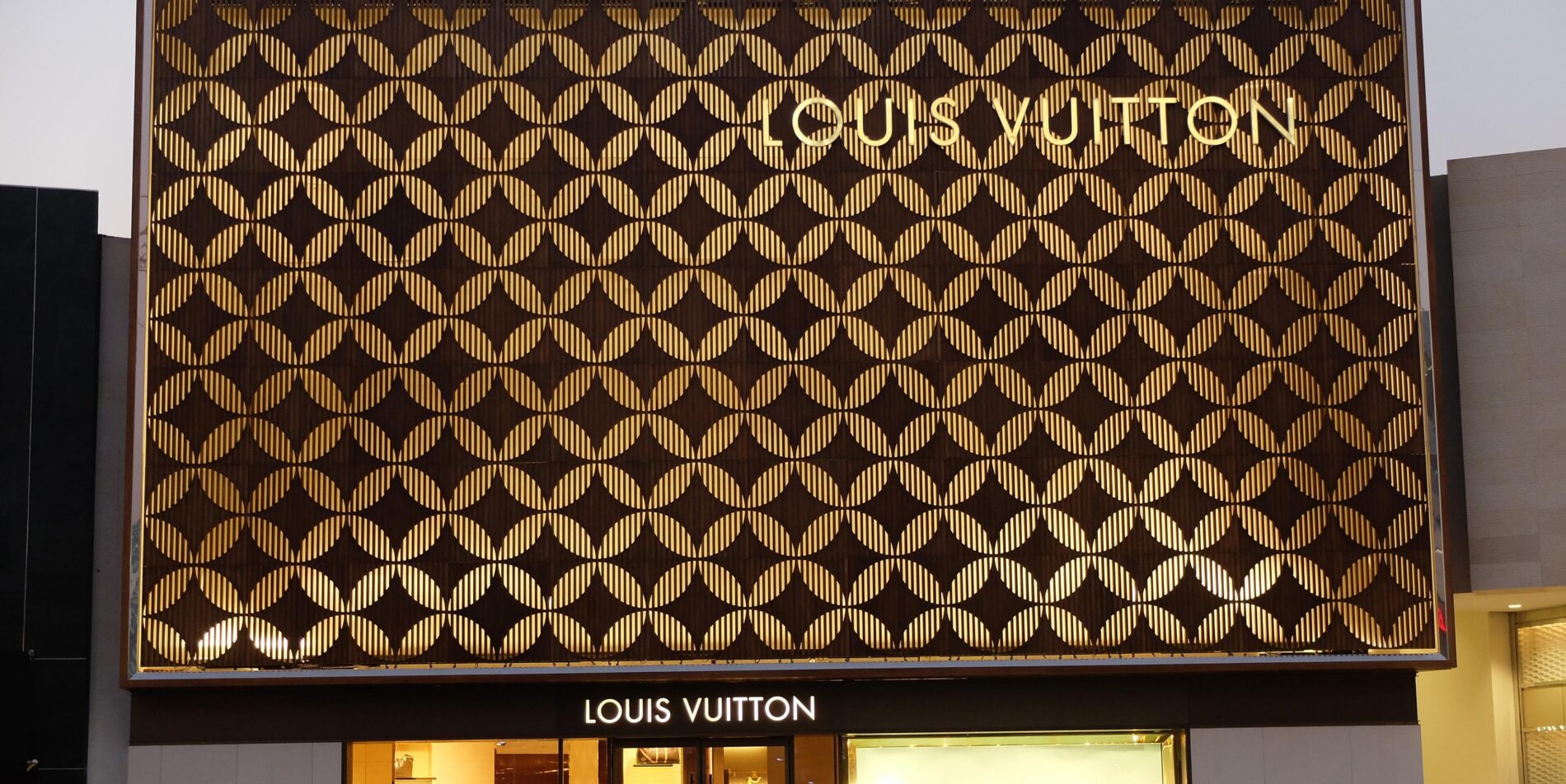 Accoya® wood used to re-create iconic Louis Vuitton Design - DIAMOND WOOD  CHINA LTD.